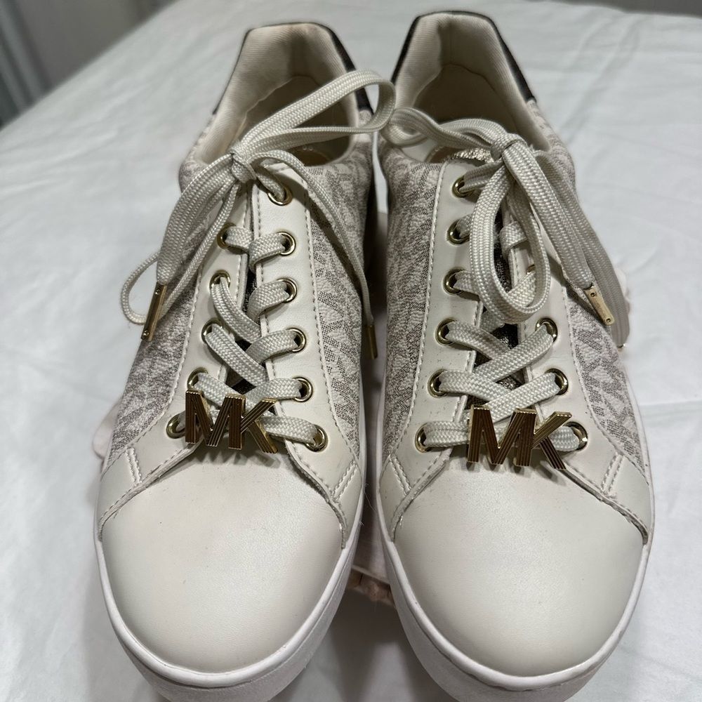 MICHAEL Kors Poppy Color Block Logo Sneaker - Picture 5 of 10